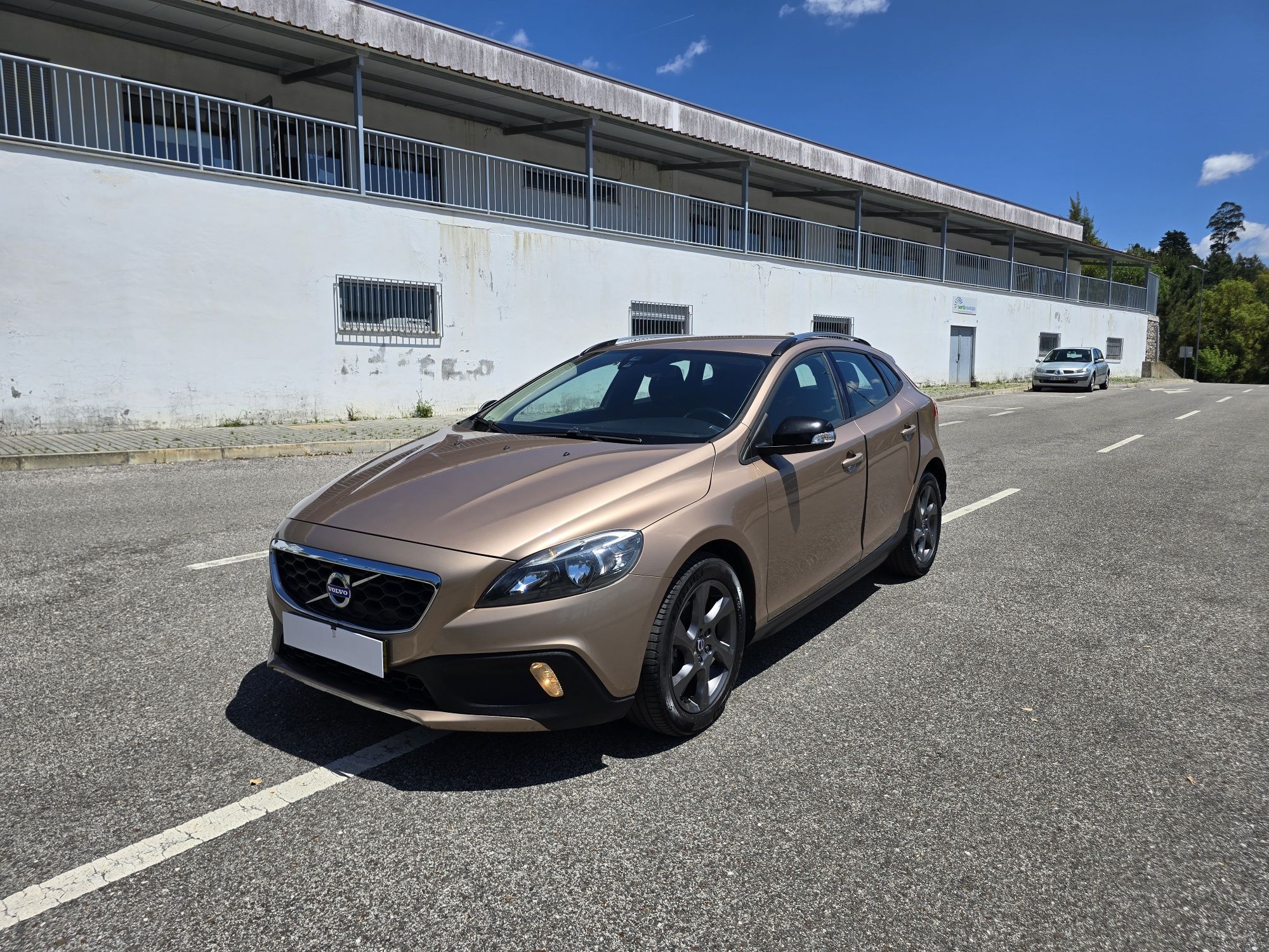 Volvo V40 1.6 D2 Cross Country 115cv Nacional 1 Dono Revisões na Marca