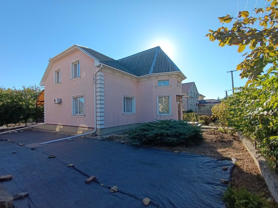 СРОЧНО!Продам капитальный дом в Совиньоне.Двухэтажный на 10сотках.ТОП.