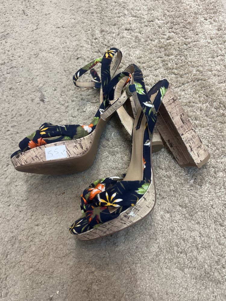 Buty na obcasie