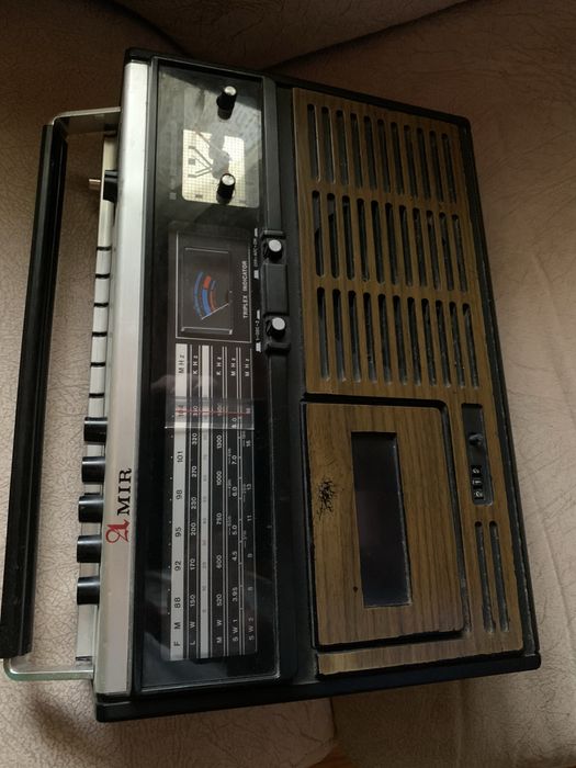 Магнітофон радіо касетний Amir