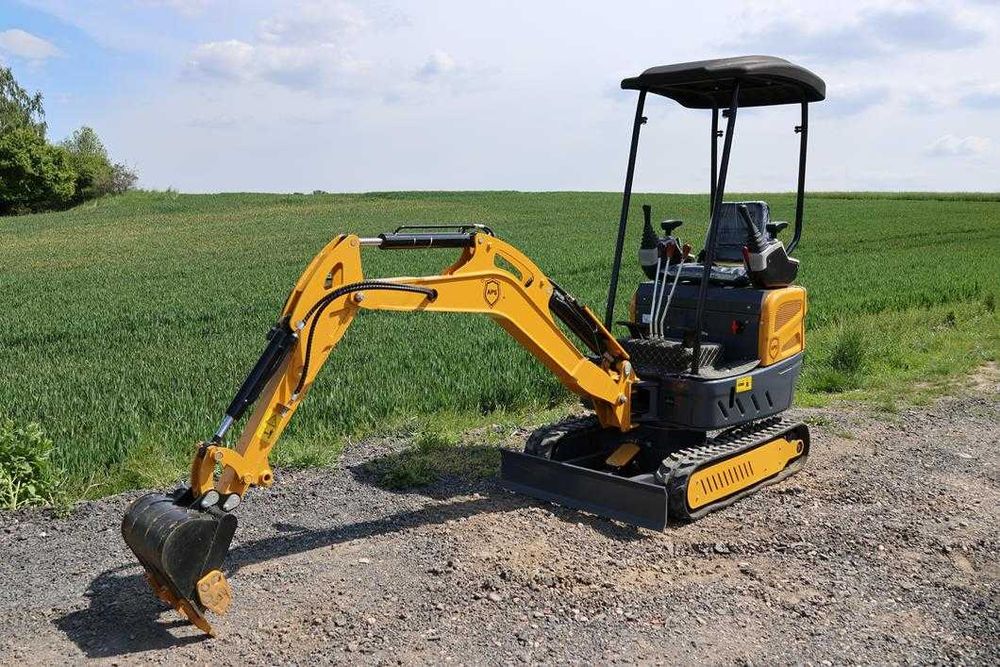 Minikoparka APS OKW 17 gąsienice 1,5 tony moc 18.5 Kw WYPRZEDAŻ 2024