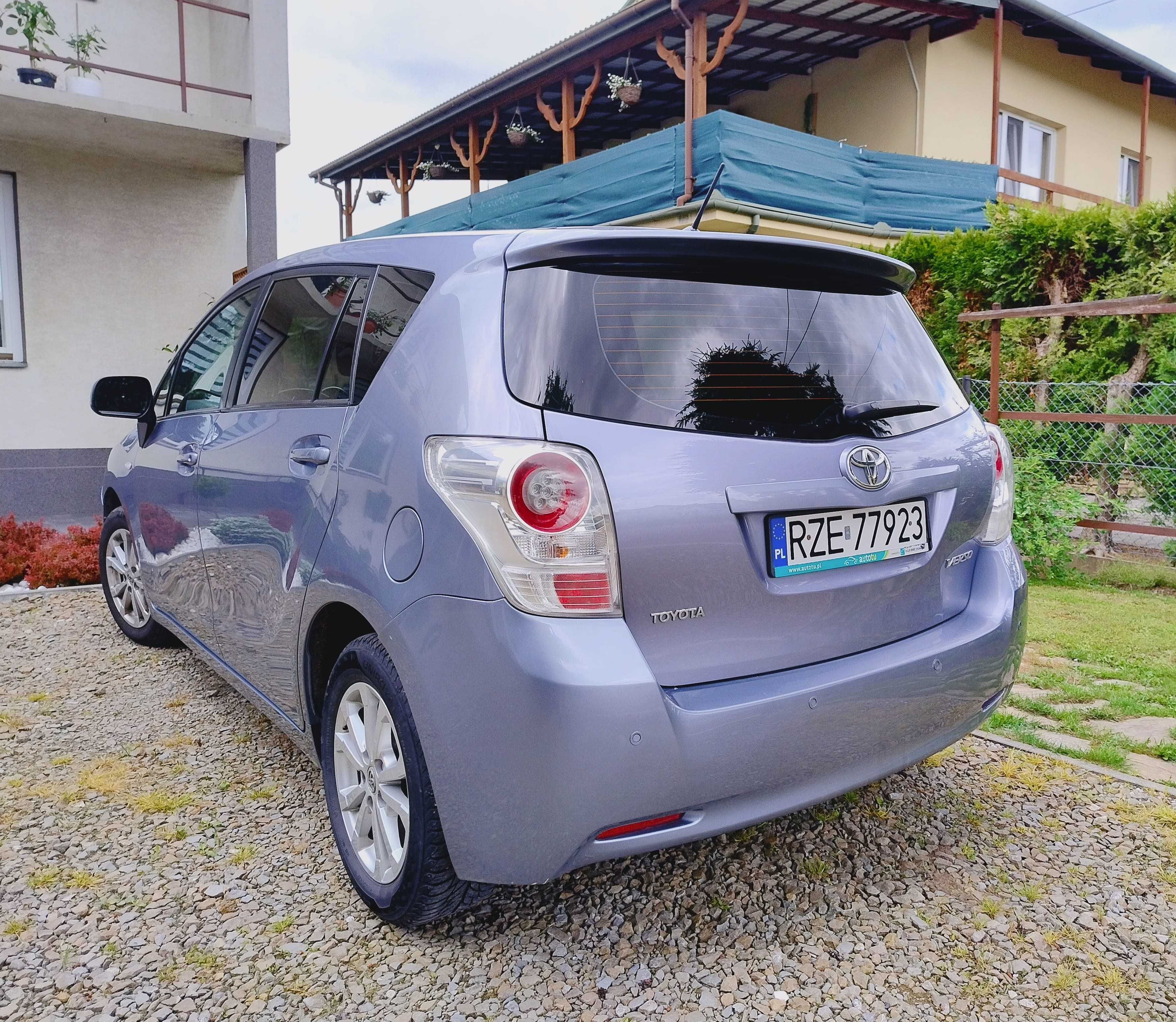 TOYOTA  VERSO 2.0 D-4D 2010