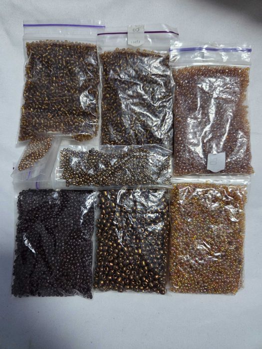 Терміново!!! Набори бісеру в достатній к-ті з варіантами комбінації!