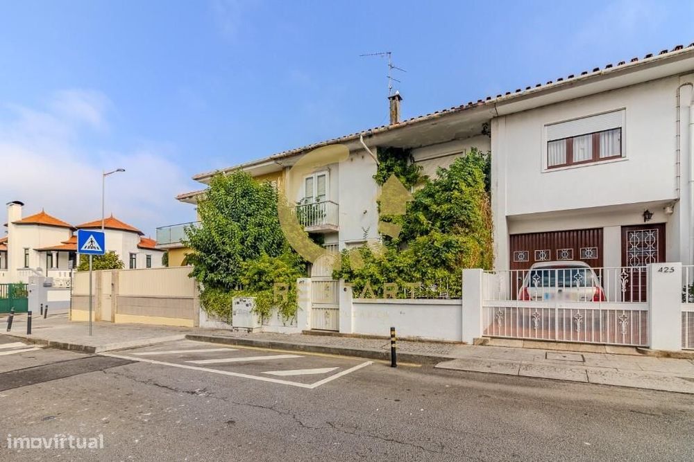 Moradia T4+1 Junto Ao Metro D. João II E À Avenida Da República Para R