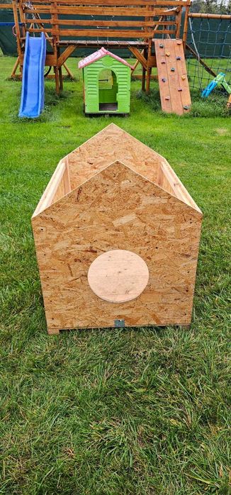 Buda ocieplana dla dużego psa (Bernardyna, Owczarka)