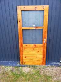 Drzwi wewnętrzne drewniane z futryną