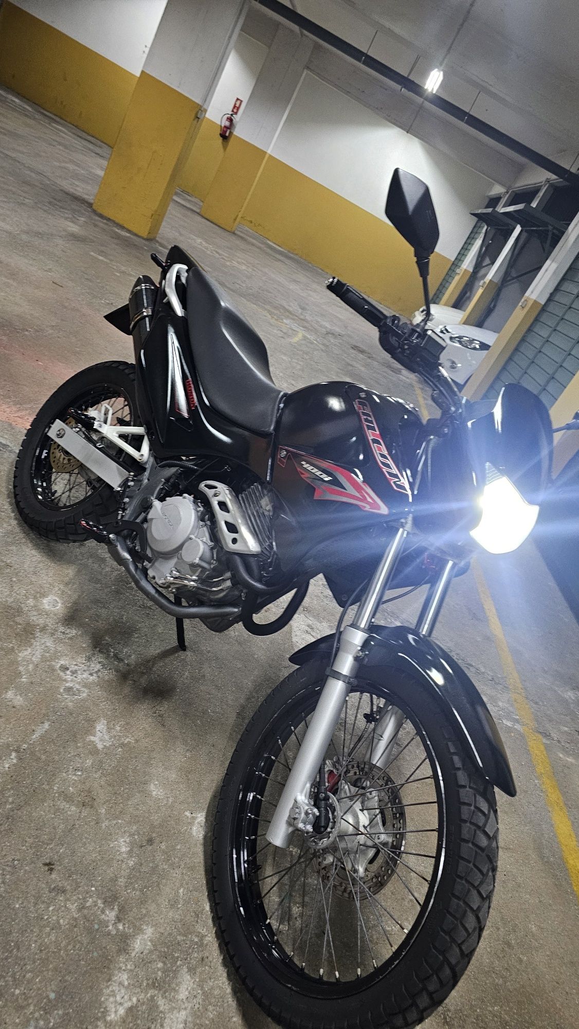Honda falconNx4 400