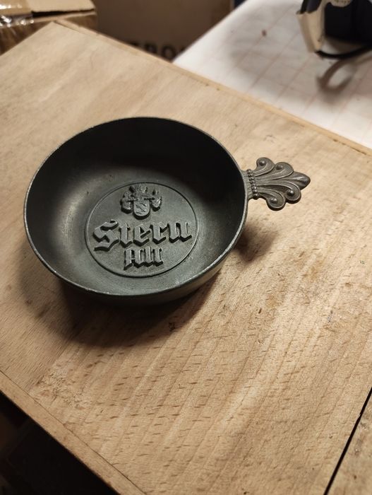 Starą cynowa miseczka z Essen.