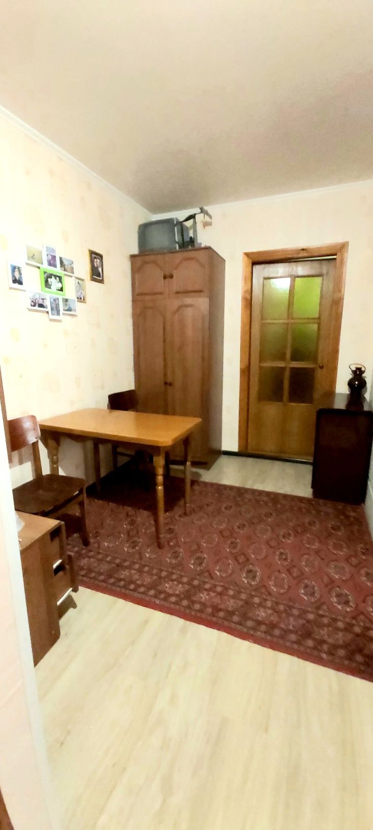 Продам 2 комнатную квартиру,  1 этаж с пристройкой