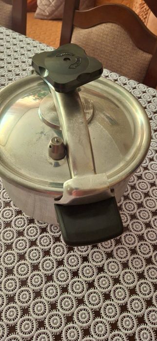 Szybkowar z czasów PRL Kompletny w bardzo dobrym stanie