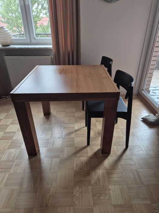 Stół rozkładany do salonu