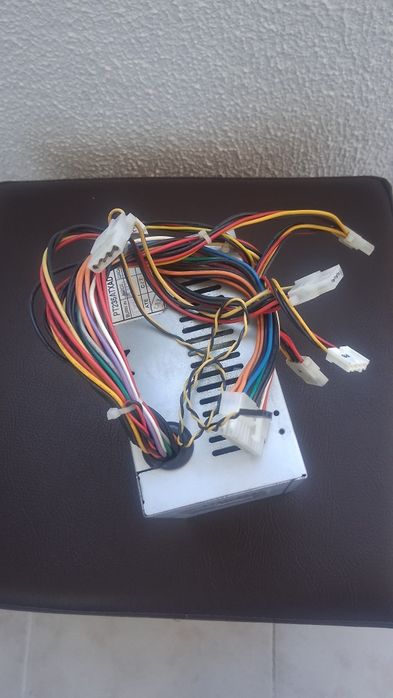 Fonte de alimentação Desktop 235W