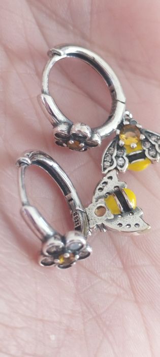 Srebrne kolczyki pszczolki dla dzieci