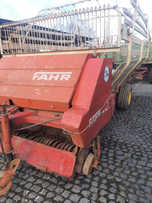 Przyczepa zbierająca fachr części