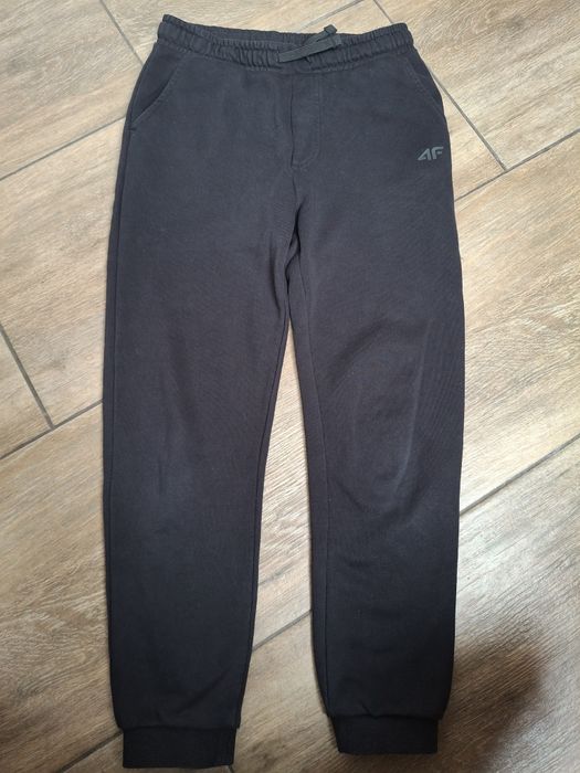 Spodnie dresowe 4F dla dziewczynki  r. 140