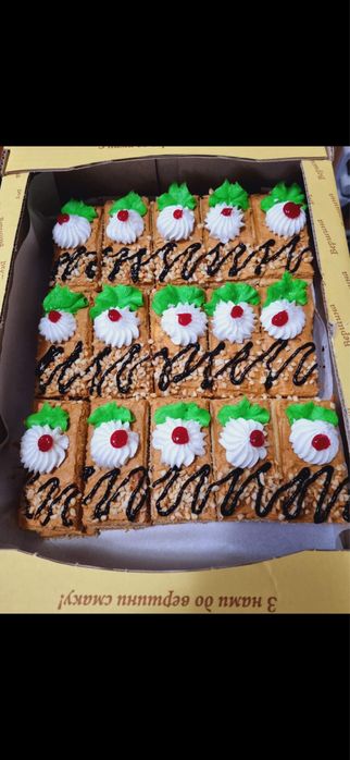 Печиво, торт Тірамісу, Медовік, трубочки