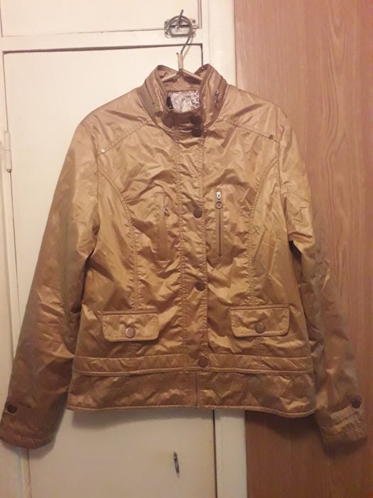 Три вещи: женский теплющий пуховик, куртка, ветровка