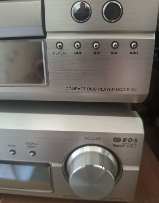 Wieża Denon z pilotem