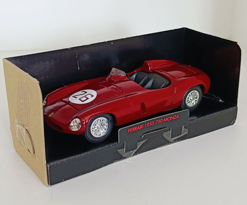 Ferrari 750 Monza (1955) 

Escala 1/36

Novo