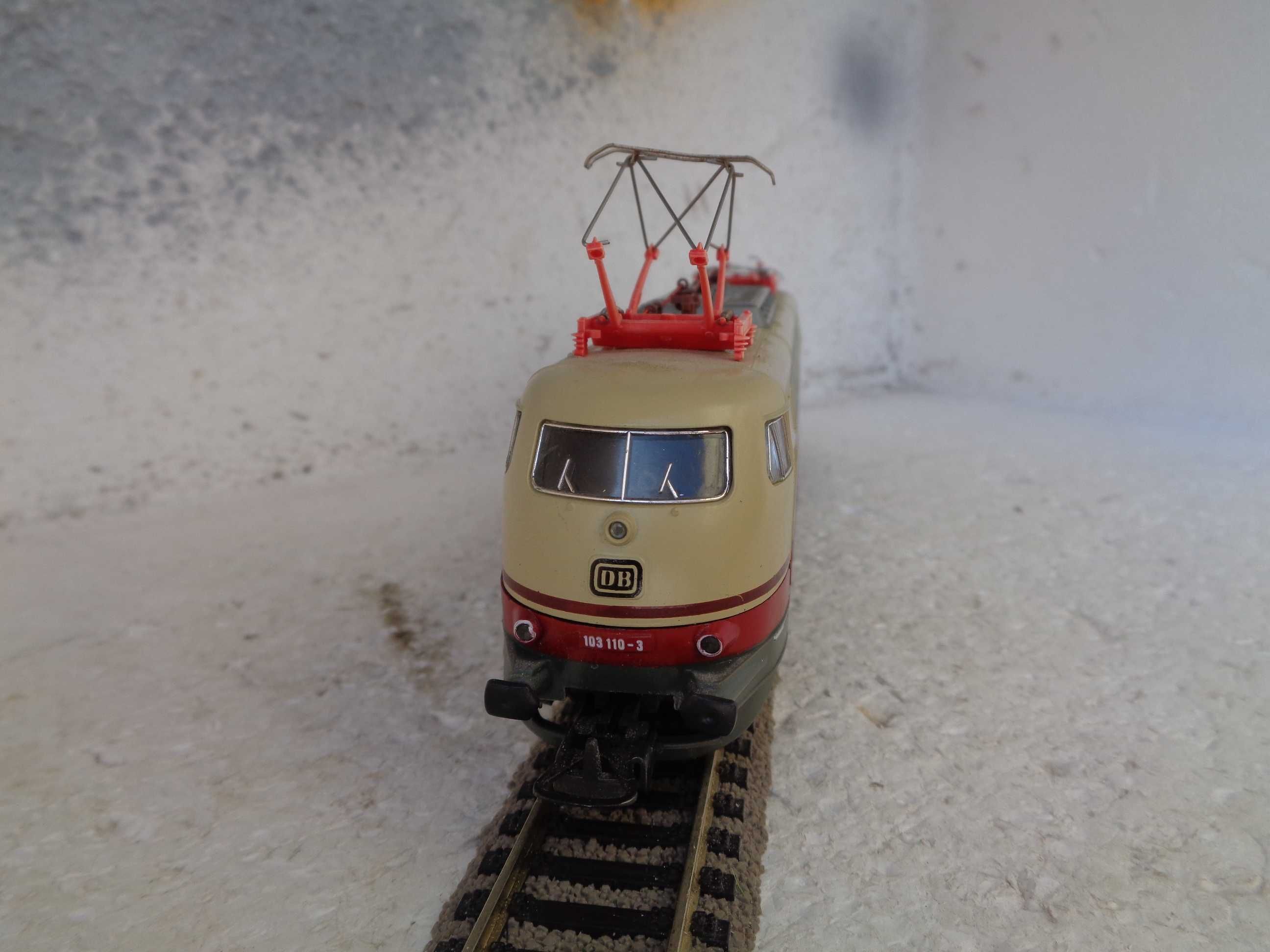 1:87 LIMA Locomotiva electrica da DB 103 comboio