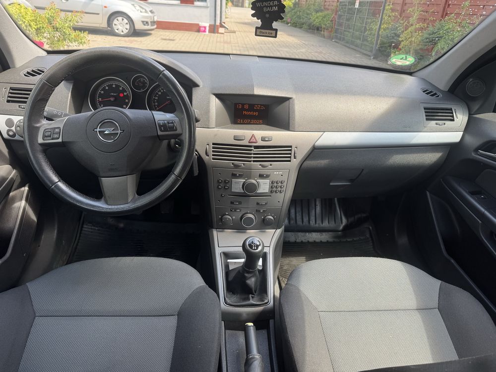 Opel Astra H 1.6 105 KM sprowadzony 2007 zarejestrowany klima