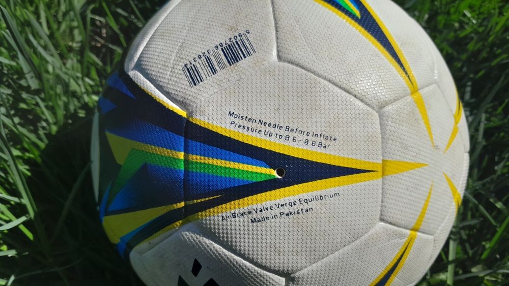 ТЕРМІНОВО!!! Продаю м'яч huari