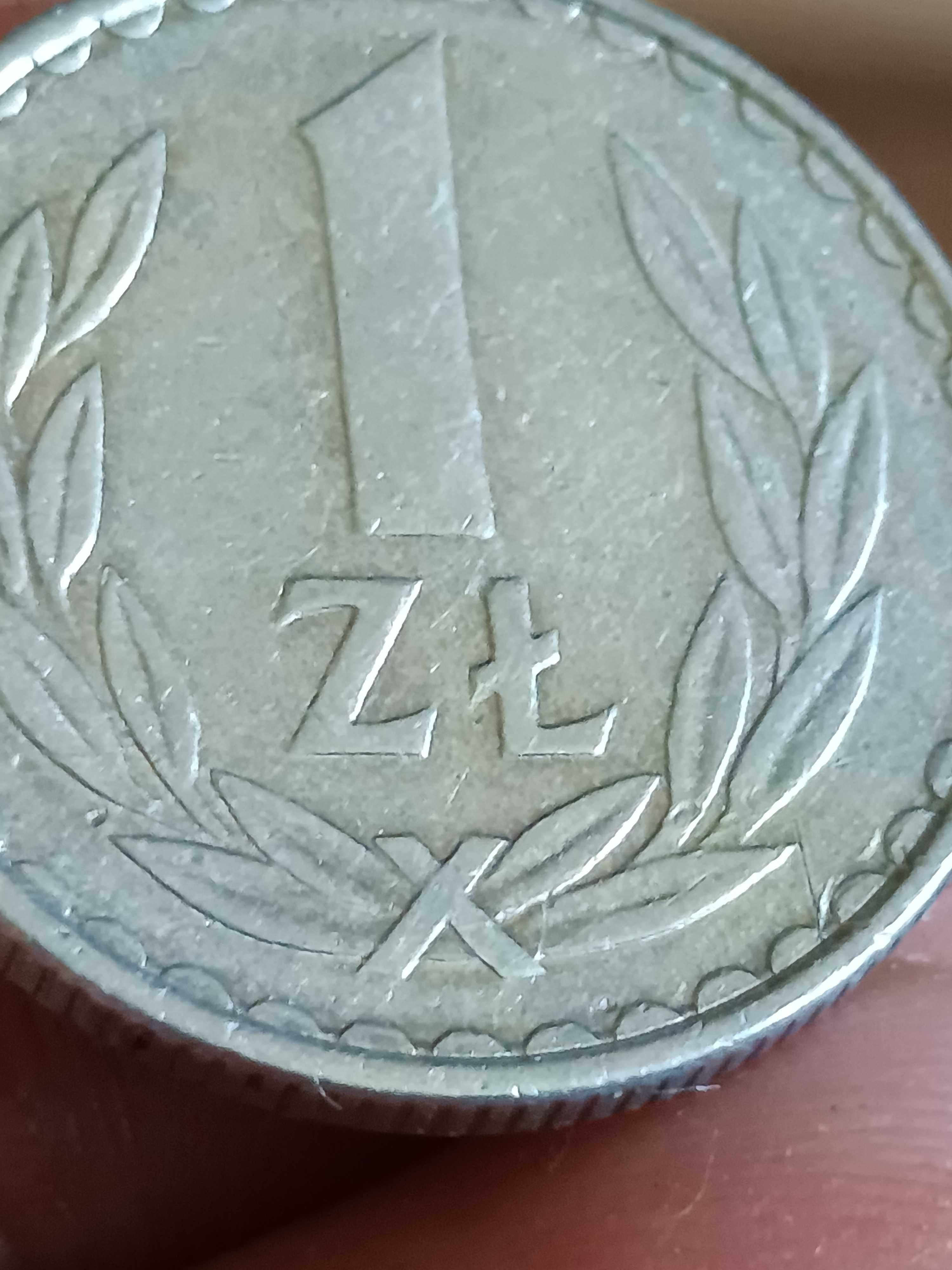 Sprzedam monetę 1 zloty 1982 rok wąska data