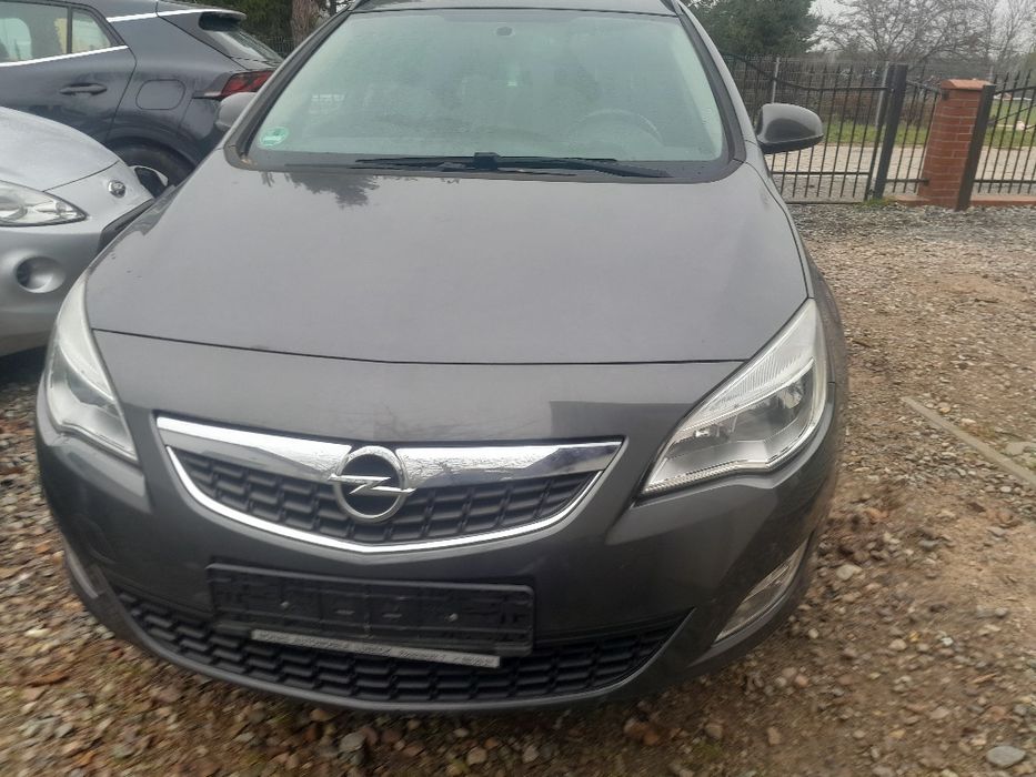 Opel Astra J prosto z lawety