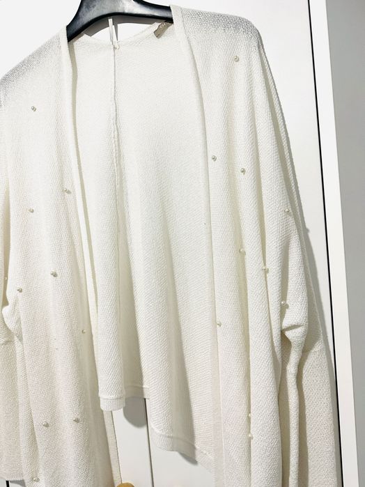 Orsay kremowa dzianinowa narzutka z perełkami