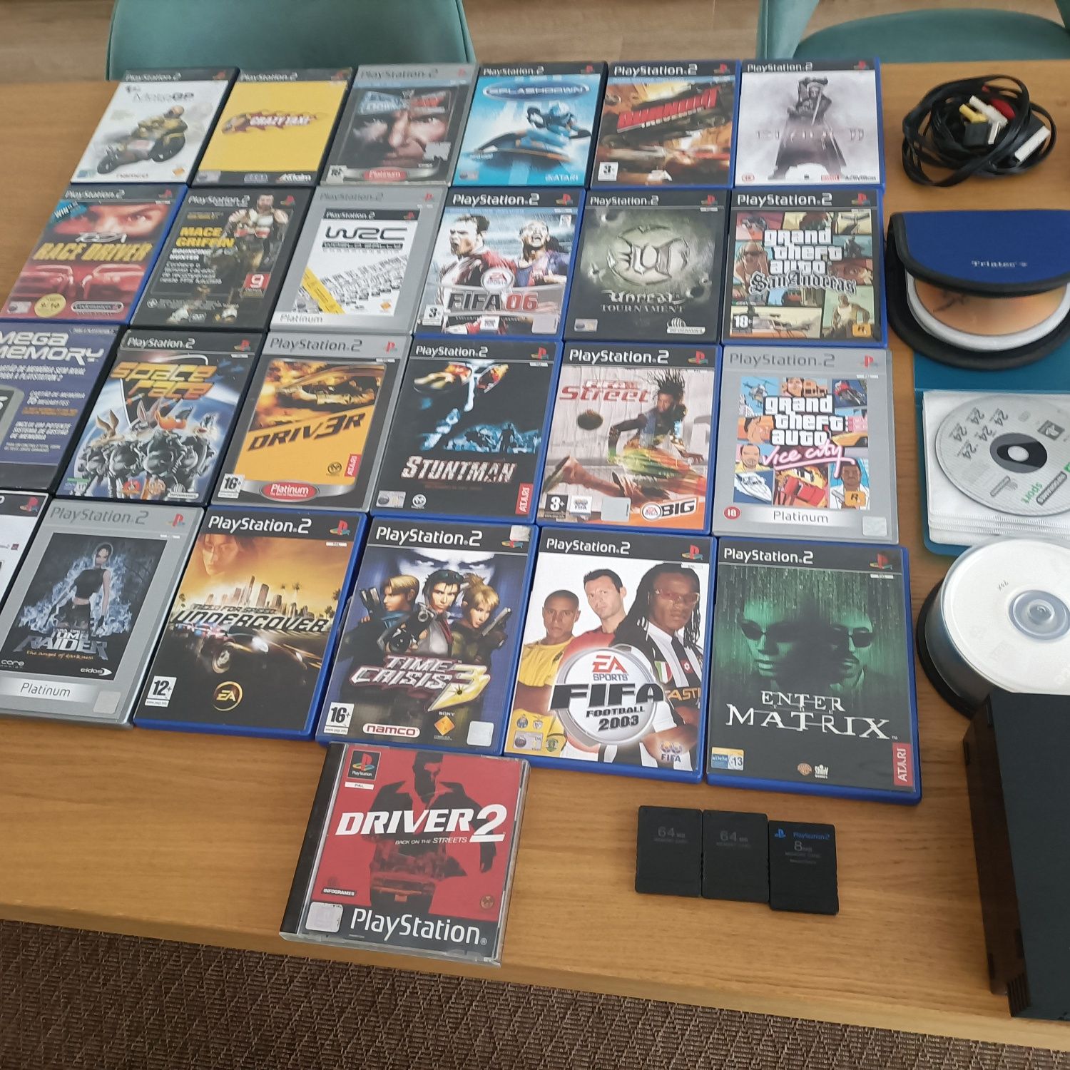 PS2 modificada - com muitos jogos originais e cópias.