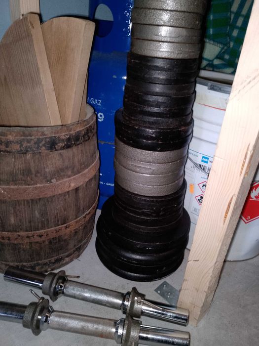 Obciążenie ciężary prawię 80kg plus hantelki