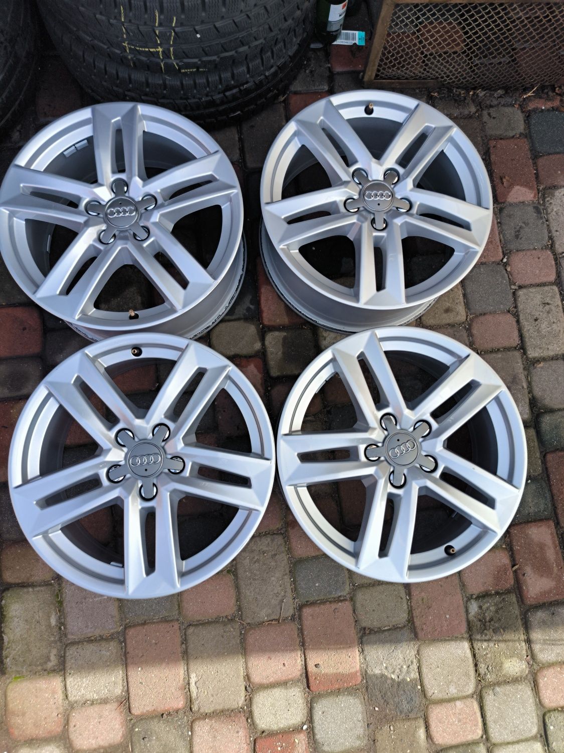 Felgi aluminiowe 17 AUDI A4 A6 A8 Q3 Q5  5x112