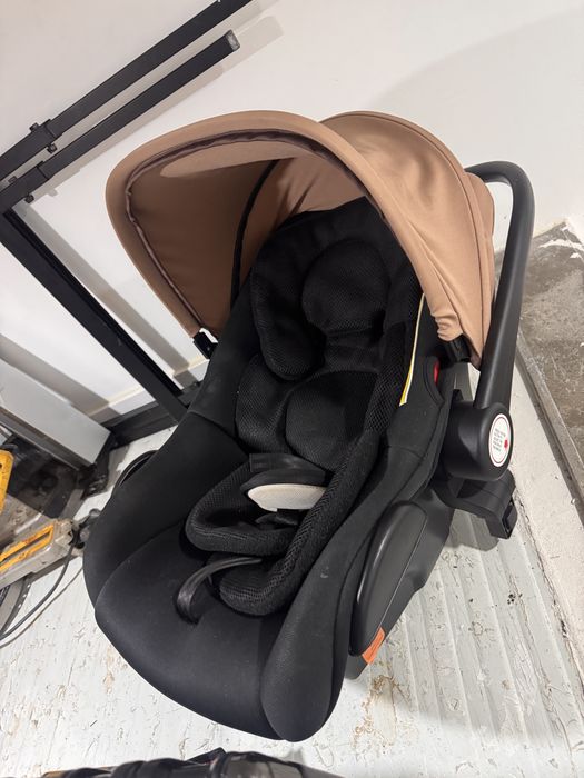 Cadeira de bebê( sem marcas de uso )