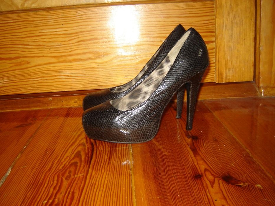 buty czółenka skóra węża platforma NEXT 38 37 jak nowe