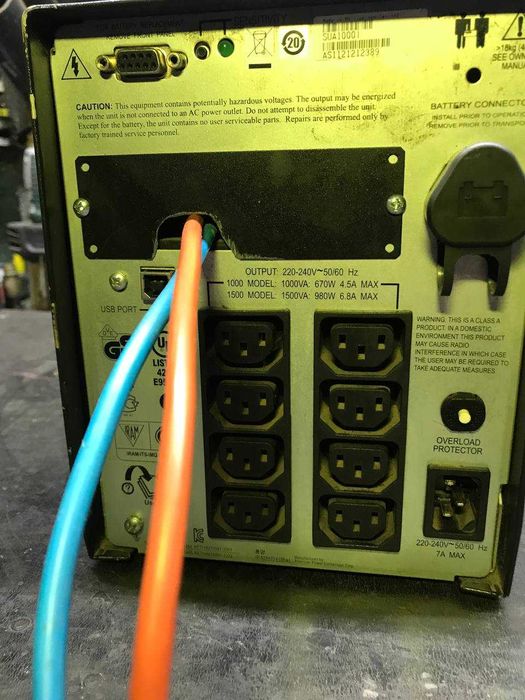 ДБЖ APC Smart 1000 UPS