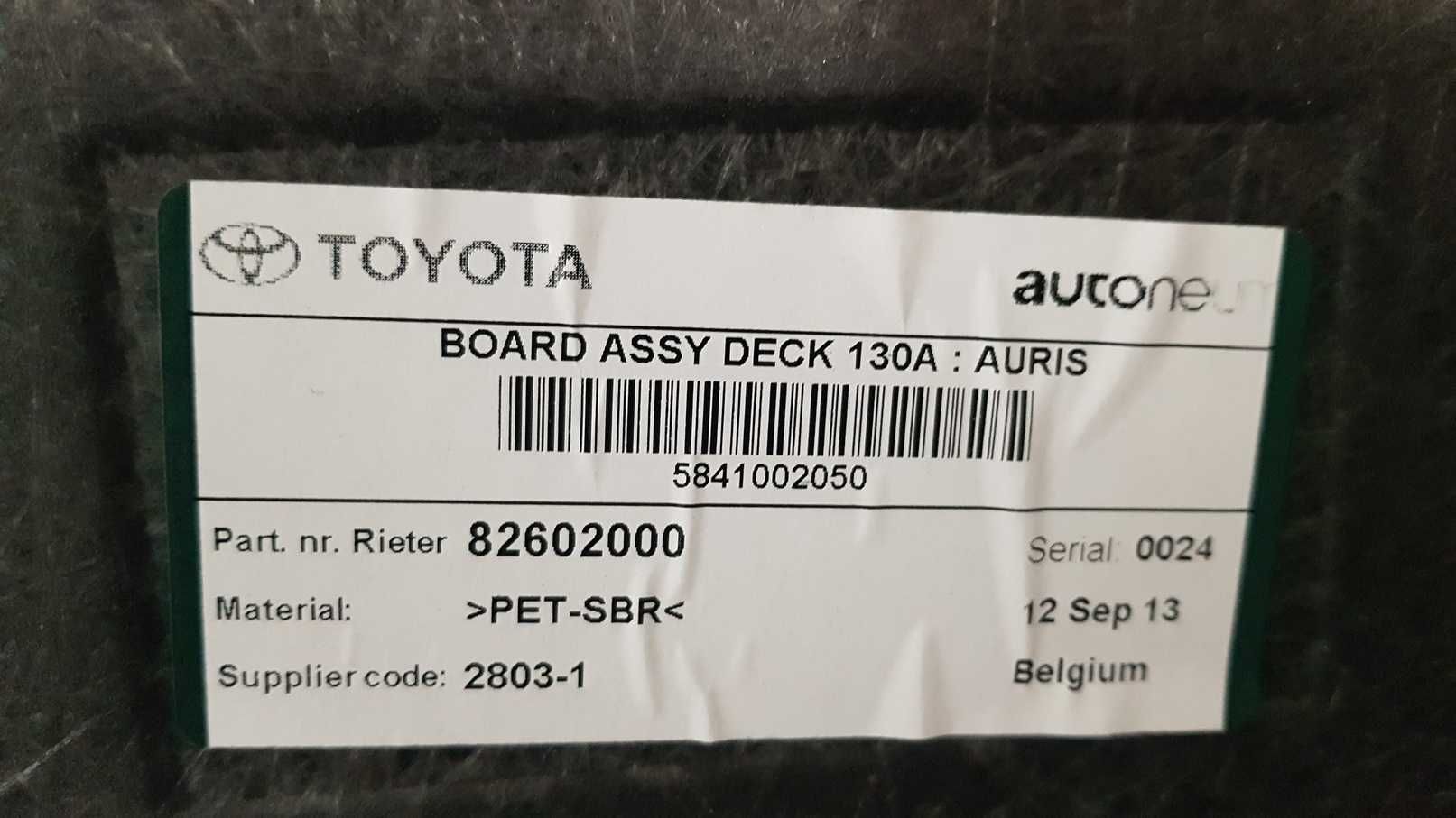 Podłoga wykładzina deska bagażnika Toyota Auris II HB 12-18