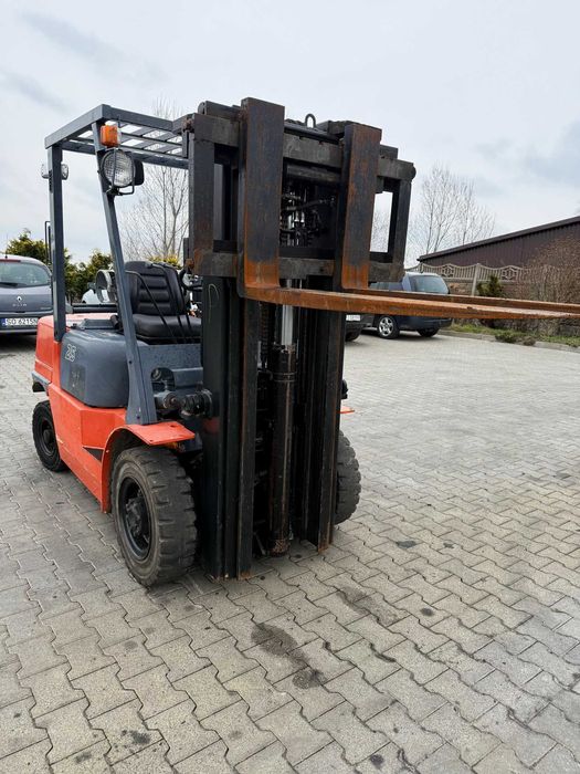wózek widłowy HALLA FG25 Triplex 4.30m przesuw 2500kg 1999' rok NISSAN