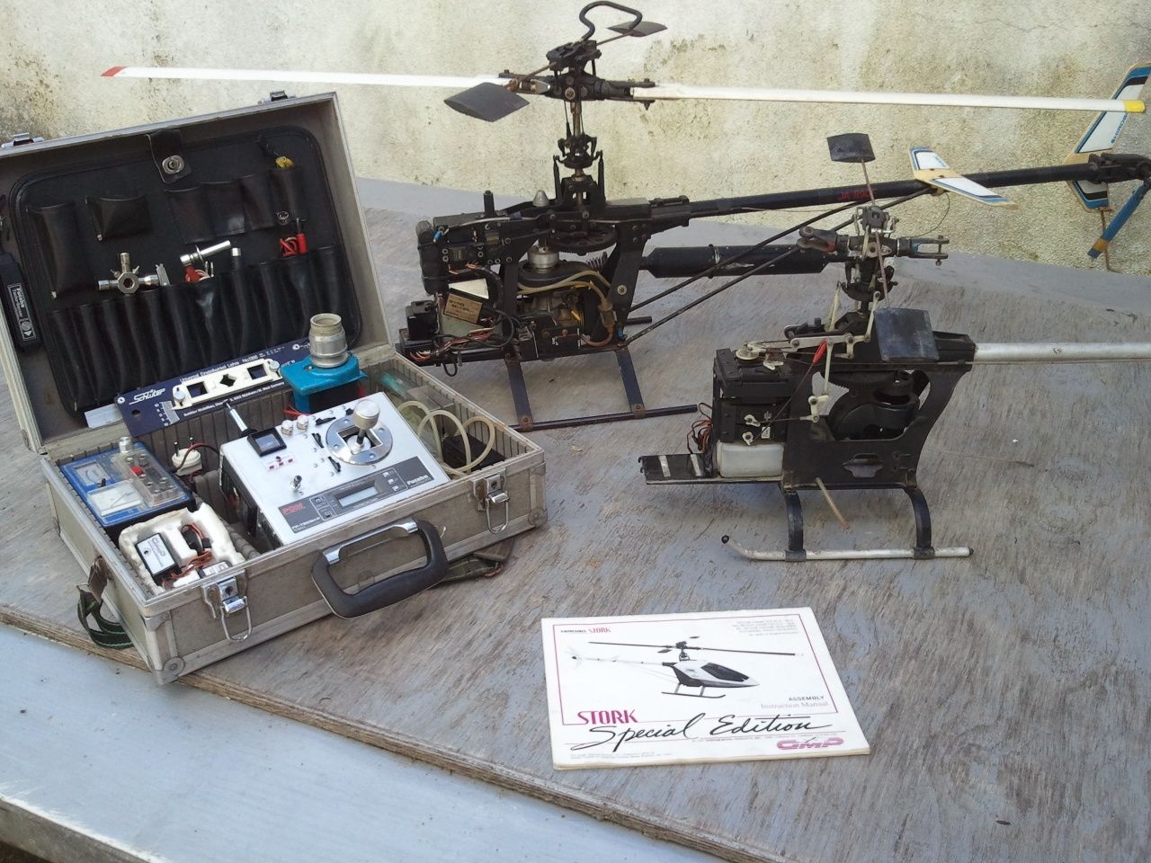 Vendo helicópteros e vário equipamento