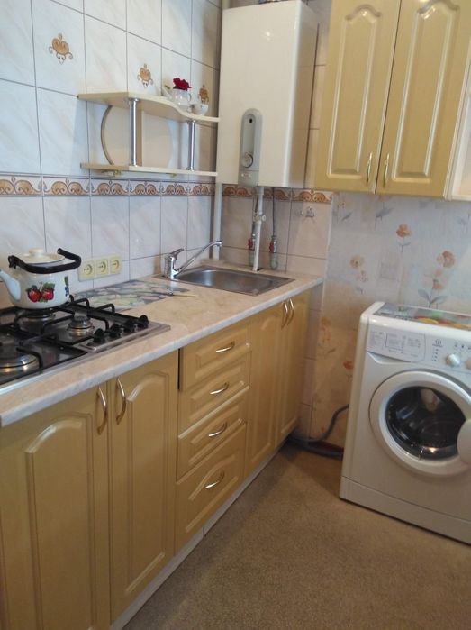 Сдам 1-кв на пр А.Поля 9000