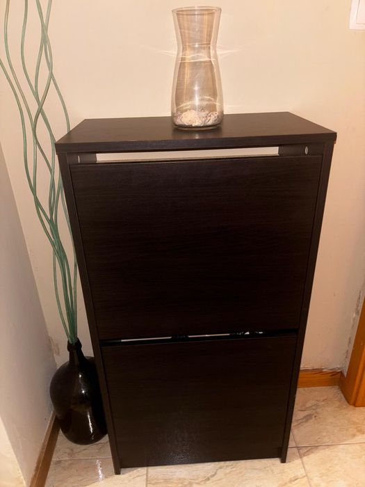 Movel preto/ sapateira
