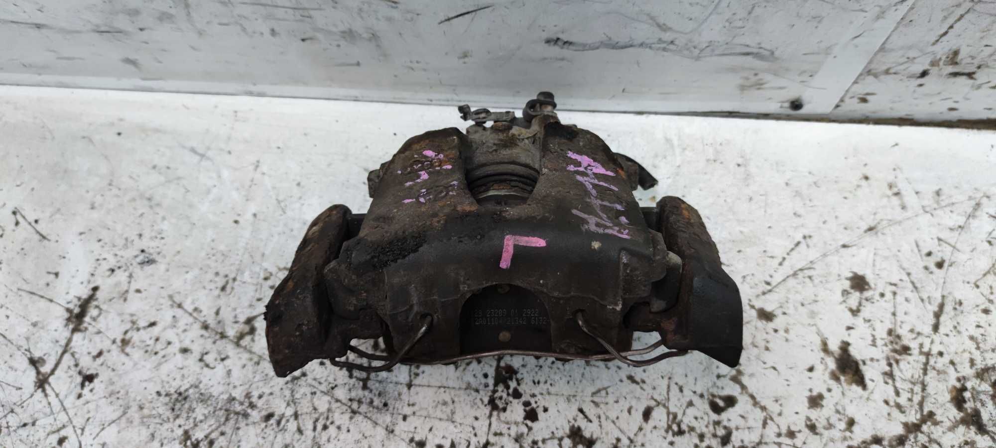 Alfa Romeo 147 Zacisk Hamulcowy Lewy Przedni Lewy Przód LP