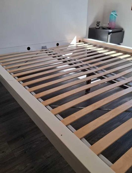 Cama de casal Ikea Malm branca 160x200 com estrado