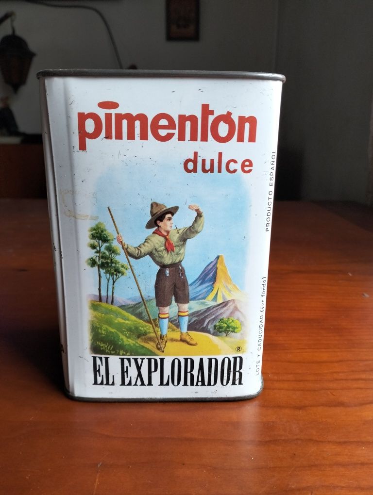 Antiga lata de pimentón El Explorador