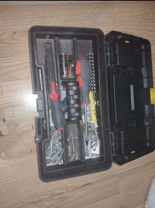 Mini caixa de ferramentas com acessórios