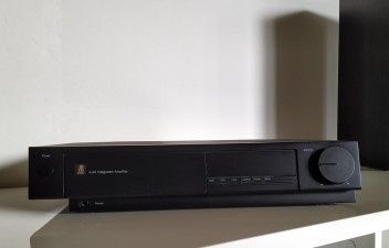 Wzmacniacz Acoustic research A-04