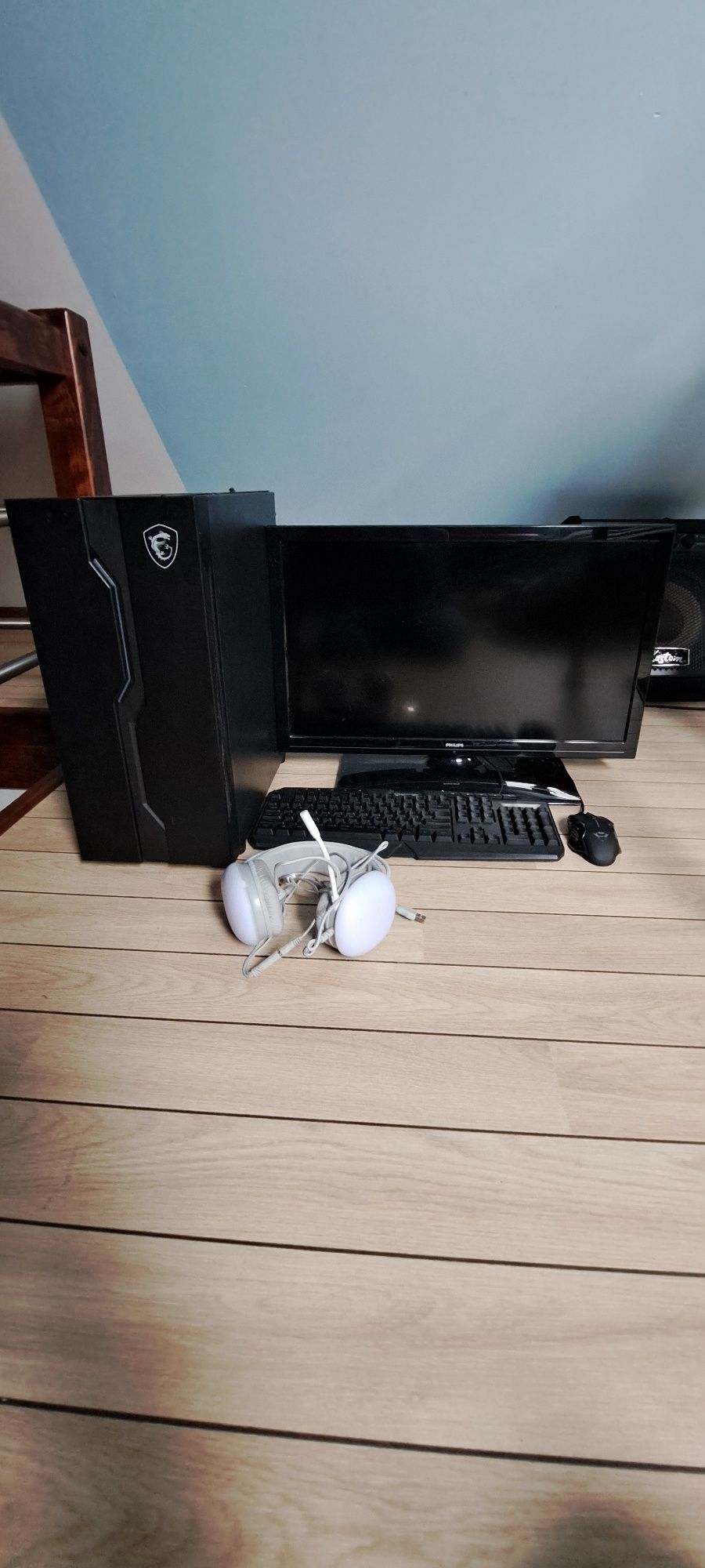 Komputer MSI Win10 GEFORCE GTX AMD Ryzen 7 Monitor Philips  DLA GRACZY