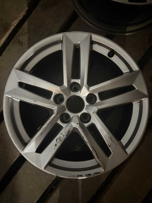 ORYGINALNA felga aluminiowa AUDI A4 (B9) 7Jx17 et 42