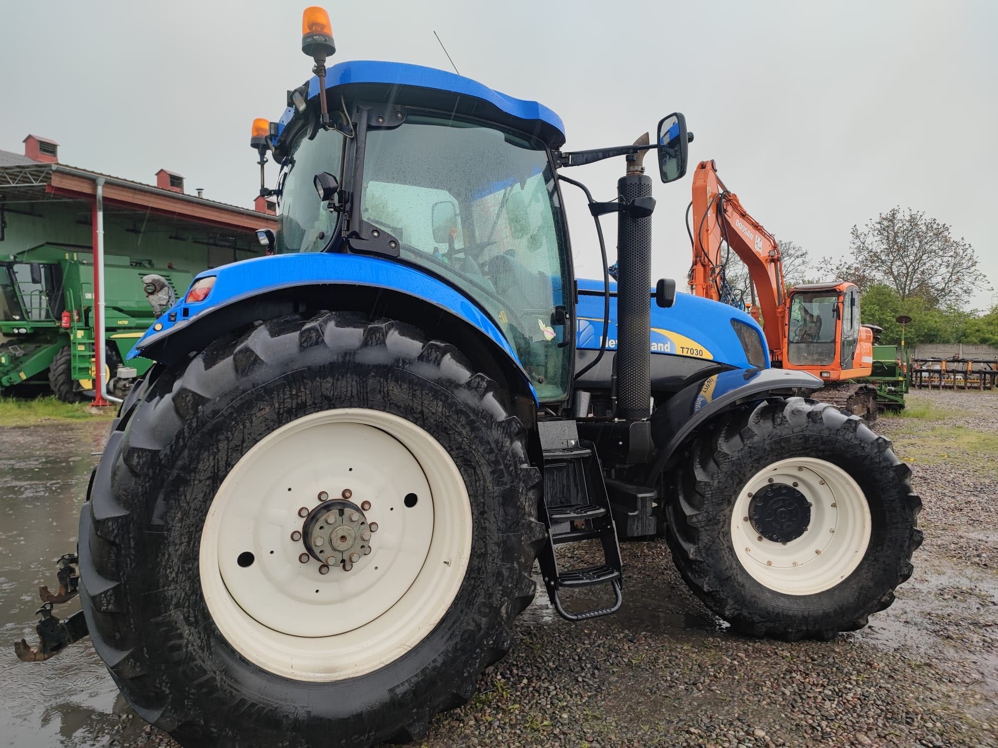 New Holland T7030 POWER COMMAND