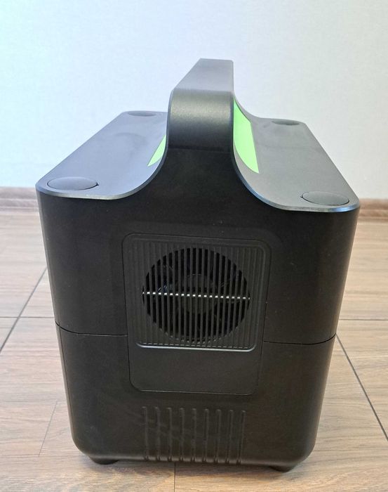 Зарядна станція AlzaPower Station Poseidon 2000W 1228Wh (APW-PS400)