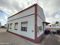 Moradia Térrea Tradicional –Valado dos  Frades | 70 m²